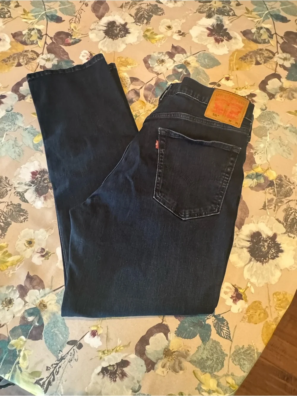 Levi's Navy Blue 541  Dark Blue Wash Jeans with Tan Leather Patch Size 36/32